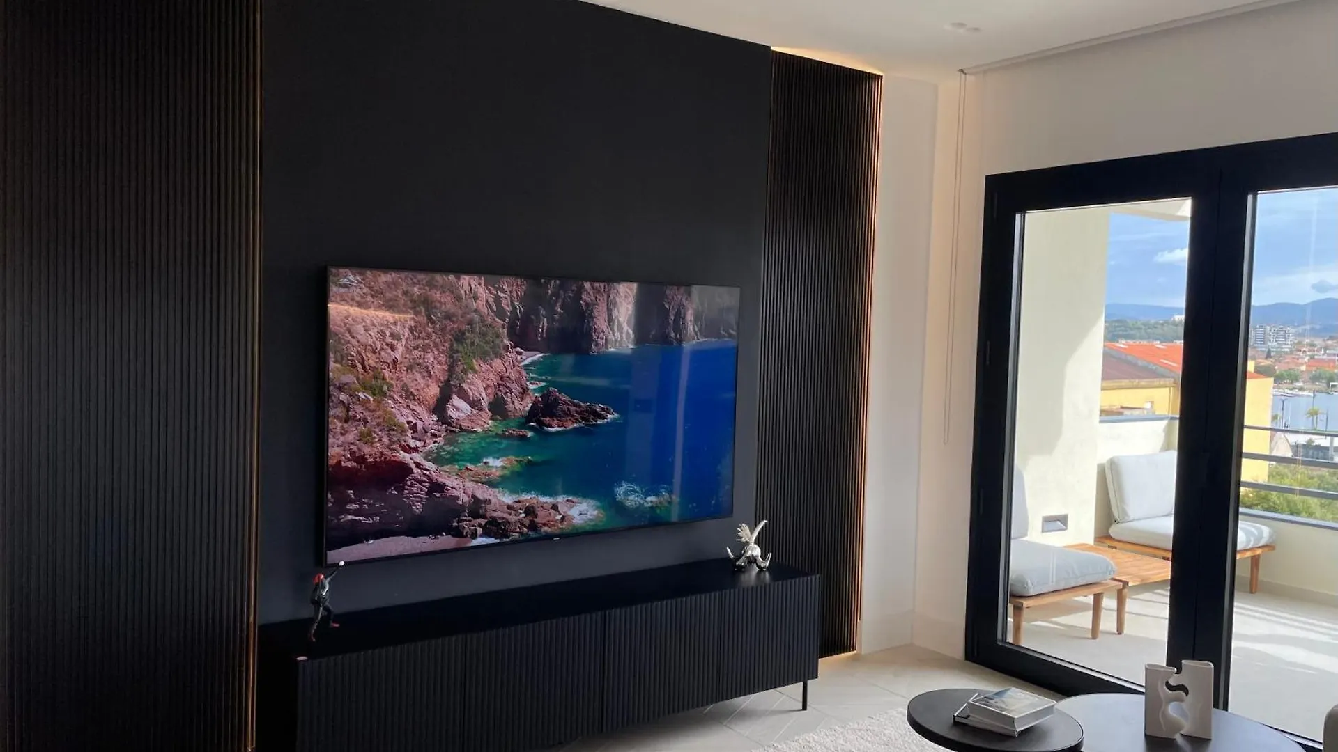 Appartamento Luxurious High-End 2Br Penthouse+ Terrace+ Great View+ Parking - Historical Centre Olbia 0*,  Italia