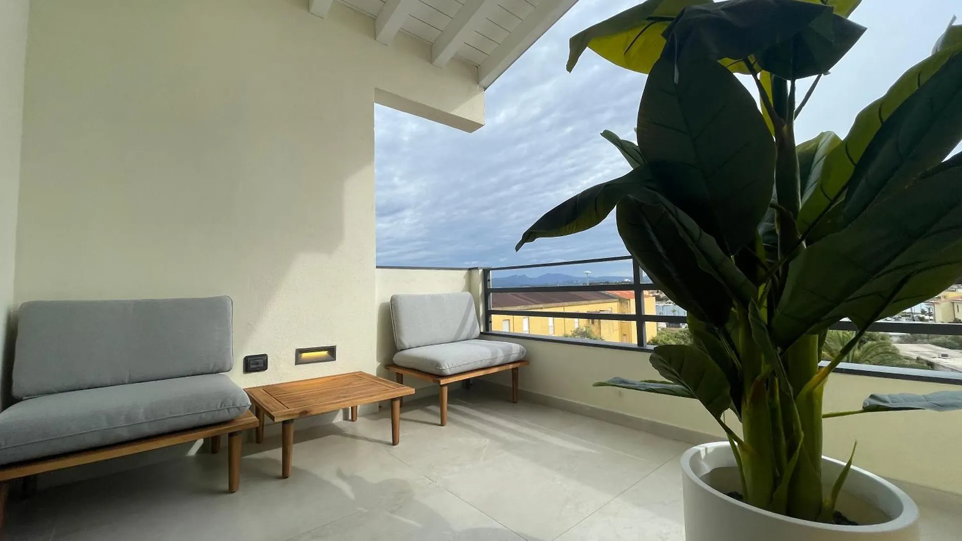 Appartamento Luxurious High-End 2Br Penthouse+ Terrace+ Great View+ Parking - Historical Centre Olbia 0*,
