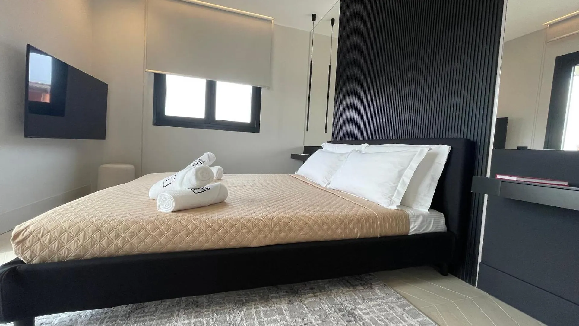 Appartamento Luxurious High-End 2Br Penthouse+ Terrace+ Great View+ Parking - Historical Centre Olbia 0*,  Italia